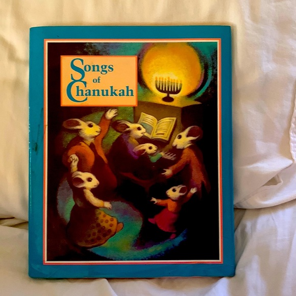 MINT CHILDREN’S CHANUKAH BOOK - Picture 1 of 9